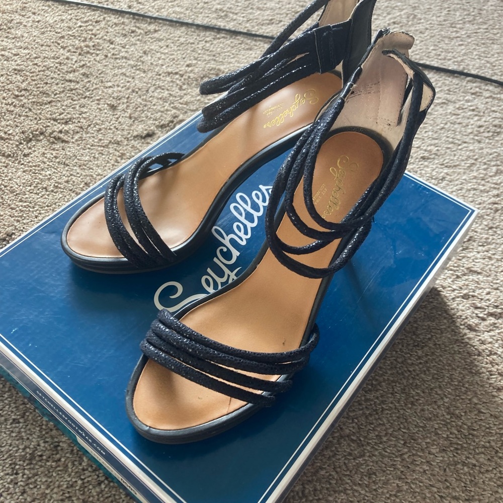 Seychelles Women's Black Strappy Sandals